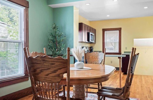 Bedford House | Historic District|Fully Stocked Kitchen|Sleeps 6