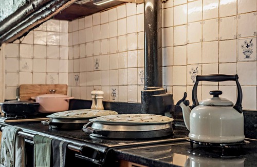 Middleton Cheney Cottage | Historic dog friendly holiday home with indoor pool and sauna - The Court House