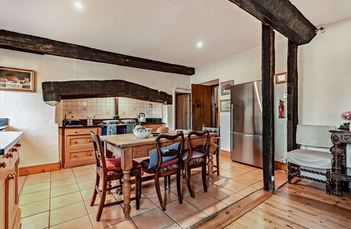 Middleton Cheney Cottage | Historic dog friendly holiday home with indoor pool and sauna - The Court House