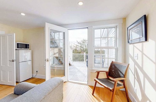 East Chop House | Historic, dog-friendly beach view house with fast WiFi, ocean view, & grill