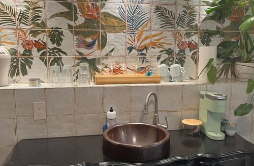 Laurelhurst Condo | Historic Dougan Suites : Suite 1