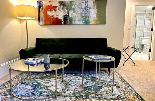 Laurelhurst Condo | Historic Dougan Suites : Suite 2