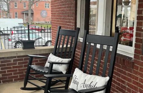 Washington House | Historic Downtown 1910 Brick 2-Story Home. Dog Friendly. Walk to Everything