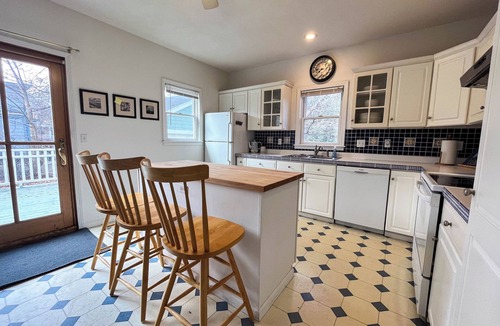 Oswego House | Historic Downtown 6BR Home + Walk to River, Lake & Dining