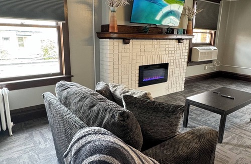 Morgantown Apartment | Historic Downtown Apt steps from eateries & WVU