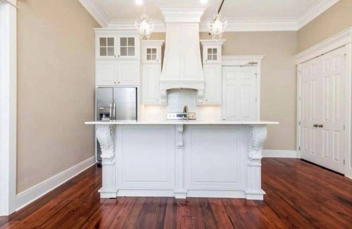 Crowley Apartment | Historic downtown apartment