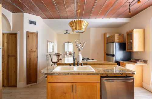 The Old Commons House | Historic Downtown Beaufort Retreat – Eclectic Charm Meets Modern Comfort