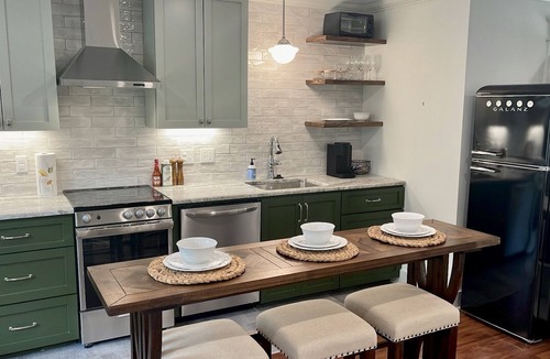 Hattiesburg Apartment | Historic Downtown Carriage House & Oaisis