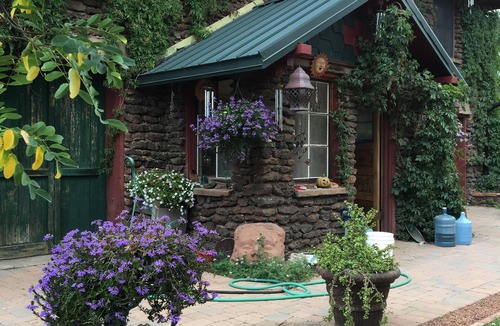 Flagstaff Apartment | Historic Downtown Carriage House