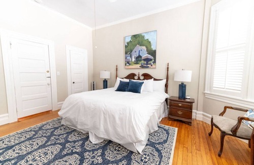 Edenton Bed & Breakfast | Historic Downtown Edenton Captain`s Quarters Inn King Suite 1st Floor