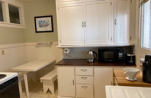 Astoria Apartment | Historic Downtown Flat, No. 1