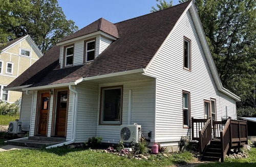 Owatonna House | Historic downtown flat