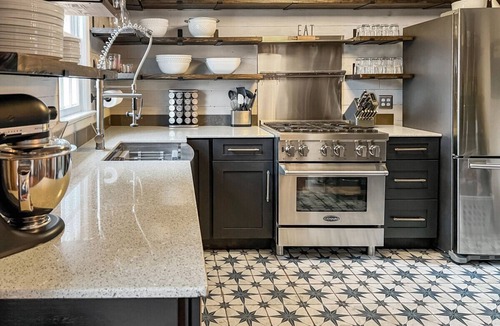 New Bern House | Historic Downtown Gem | Walk to Shops & Dining | Fire Pit + Bikes