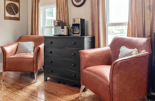 New Bern House | Historic Downtown Gem | Walk to Shops & Dining | Fire Pit + Bikes