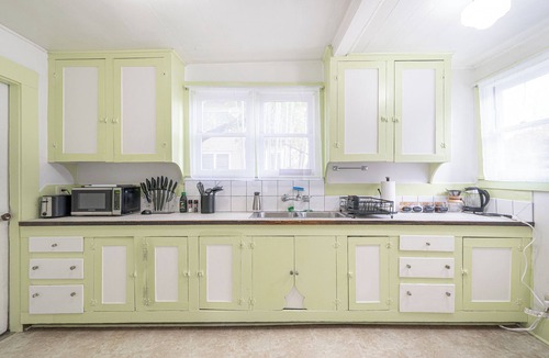 Market District House | Historic Downtown Gem with Heat Pump, WiFi!