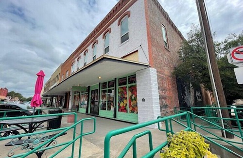 Waxahachie Apartment | Historic Downtown Loft