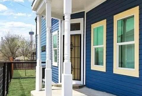 Near East Side House | Historic Downtown Oasis, Alamo dome, Riverwalk,