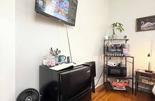 Brenham House | Historic, Downtown, Private Entrance and Full Bath