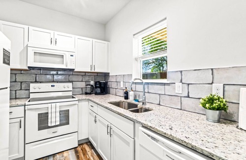 Rockwall Apartment | Historic DT, FIFA 2026, 30 Mins to AT&T Stdm | SAI