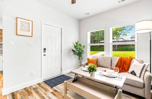 Rockwall Apartment | Historic DT, FIFA 2026, 30 Mins to AT&T Stdm | SAI