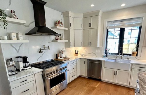 Eastport House | Historic Eastport! Steps from restaurants, retail, and more.