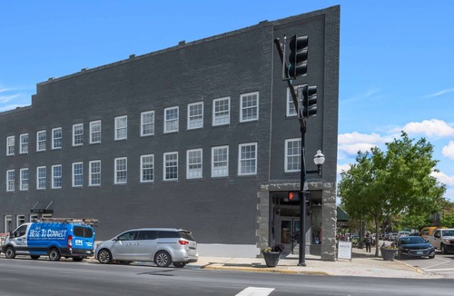Conway Condo | Historic Elegance Loft in Downtown Conway