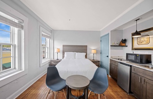 Conway Condo | Historic Elegance Loft in Downtown Conway