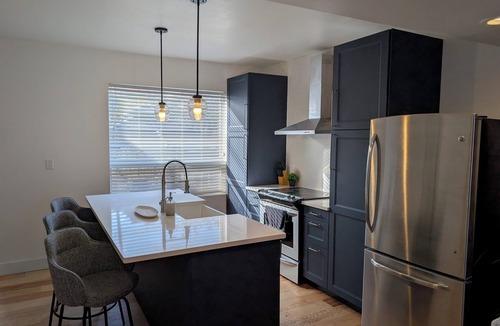 Walkerville House | Historic Elegance Meets Modern Comfort|Stylish 2BR 2Bth, Walkable Heritage Area