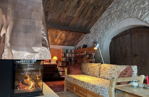 Cinuos-Chel Ski Chalet | Historic Engadine house "Chesa Delfins"
