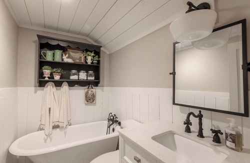 Bois D Arc Other | Historic Farmhouse -Modern Amenities -1800’s Charm