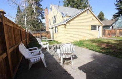 River West House | Historic Farmhouse on Bends Westside