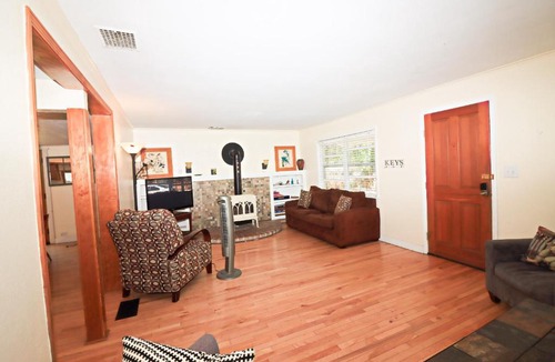 River West House | Historic Farmhouse on Bends Westside