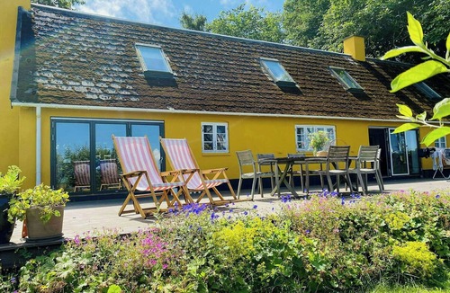 Faarevejle House | Historic farmhouse with sea views over Sejerø Bay
