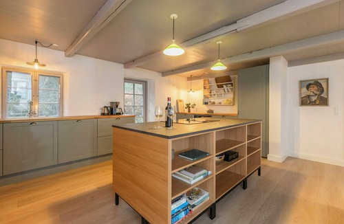 Sillerslev House | Historic ferry house by Limfjorden in Sillerslev