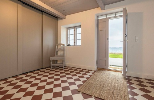 Sillerslev House | Historic ferry house by Limfjorden in Sillerslev