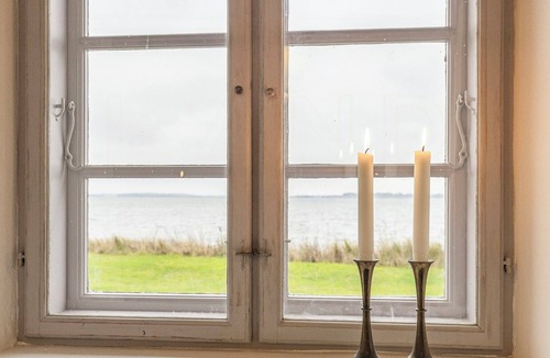 Sillerslev House | Historic ferry house by Limfjorden in Sillerslev