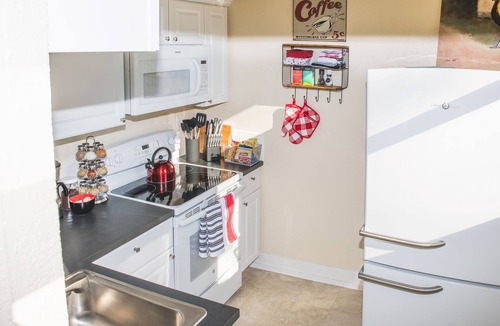 Snohomish Apartment | Historic First Street ~ River View Deck ~ Workspace