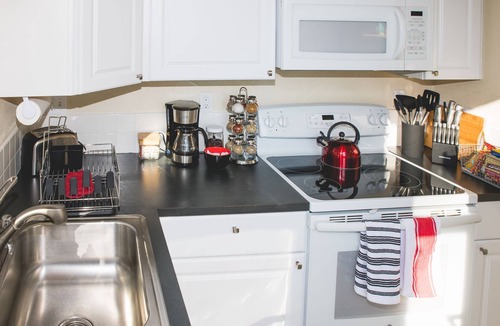 Snohomish Apartment | Historic First Street ~ River View Deck ~ Workspace