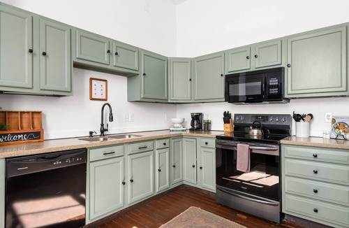 East End House | Historic Five Points Cottage | Walkable, King Bed, Pet-Friendly