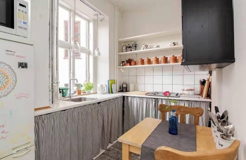 Christianshavn Apartment | Historic flat by the canal in Christianshavn
