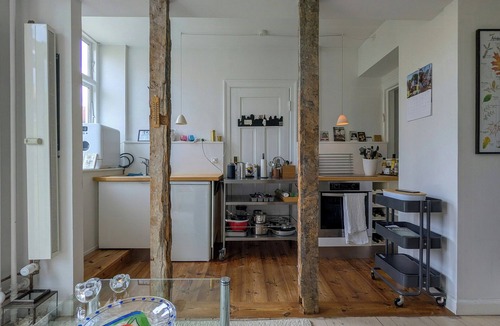Christianshavn Apartment | Historic flat with garden and French balcony