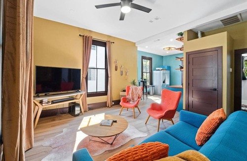 West End House | Historic French-Inspired Family Home ❤️ Free Parking Near Capitol & Downtown
