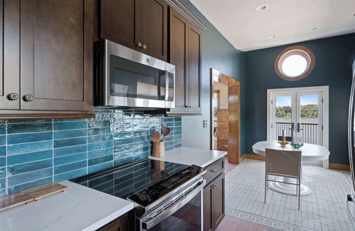 Glenview House | Historic Gaffney House, Exclusive River Estate