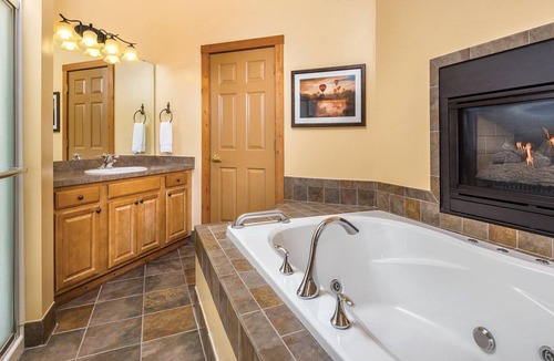 The Galena Territory Resort | Historic Galena Resort 2Bedroom