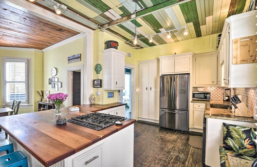 Galveston Cottage | Historic Galveston Hideaway, Walk to the Beach!