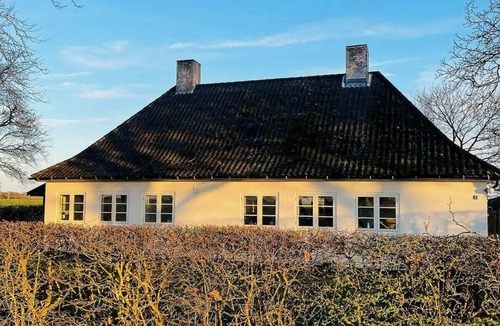Lolland Municipality House | Historic gatehouse at Søllestedgaard Manor