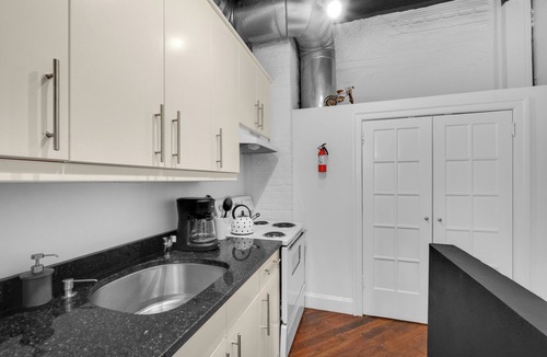 Germantown Apartment | Historic Germantown 1BR Loft