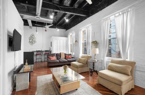 Germantown Apartment | Historic Germantown 1BR Loft