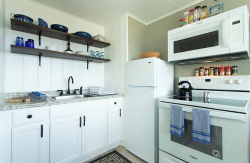 Crescent Resort | Historic Gilchrist Waterfront Resort