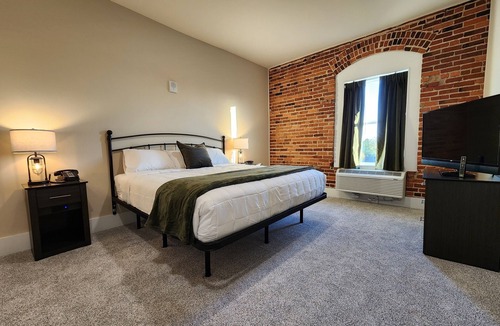 Downtown Hotel | Historic Griffin Hotel